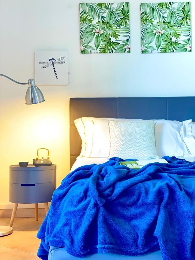 Homey Experience - Navy Sea View Apartments Олбия Стая снимка