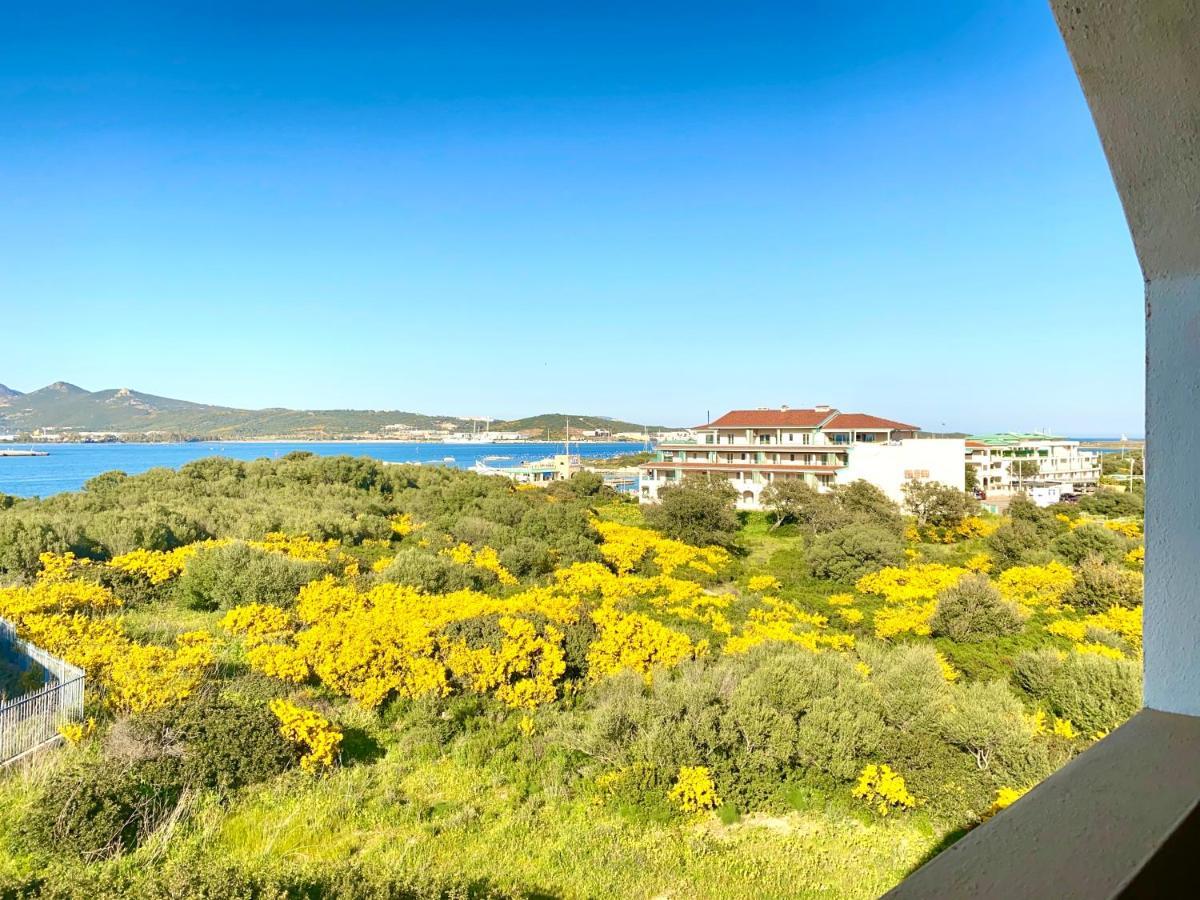Homey Experience - Navy Sea View Apartments Олбия Екстериор снимка